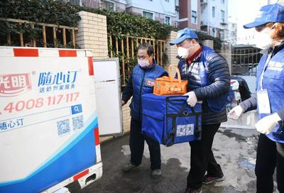 是明芳委員率企業為援鄂醫療隊員家庭提供保潔服務，暖心守護彰顯社會責任